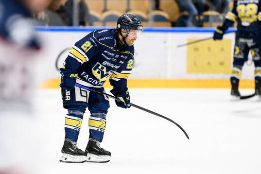 HV71s Mattias Tedenby deppar