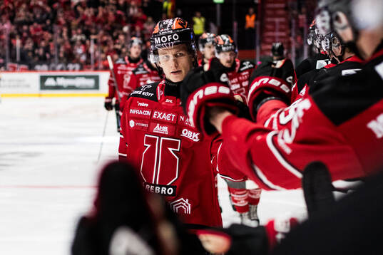 Örebros Patrik Puistola jublar