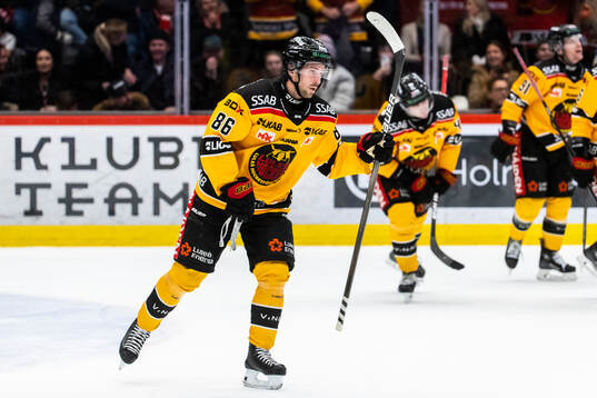 Luleås Mathias Bromé jublar vid 5-5