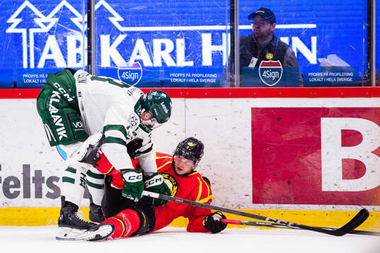 Färjestads Adam Ollas Mattsson och Brynäs Victor