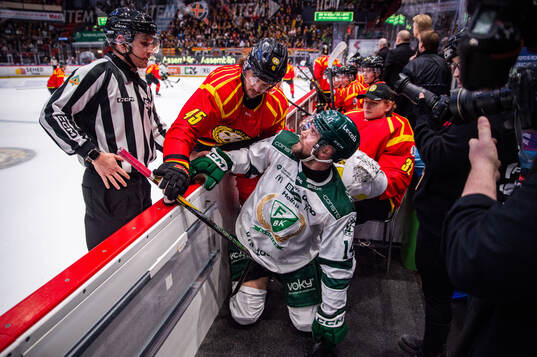 Brynäs Charles-Édouard D'astous och Färjestads Henrik