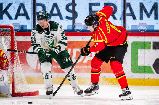 Färjestads Oskar Steen och Brynäs Theo Lindstein
