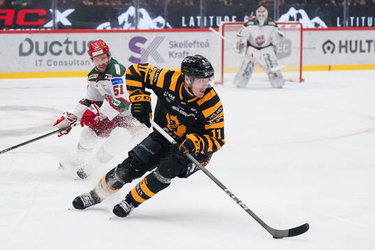 Modos Victor Berglund och Skellefteås Max Lindholm