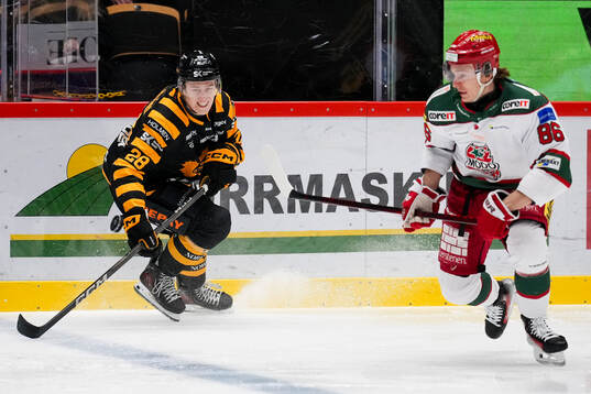 Skellefteås Michael Brandsegg-Nygård och Modos Lukas Jasek