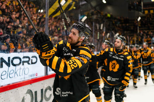 Skellefteås Arvid Lundberg jublar