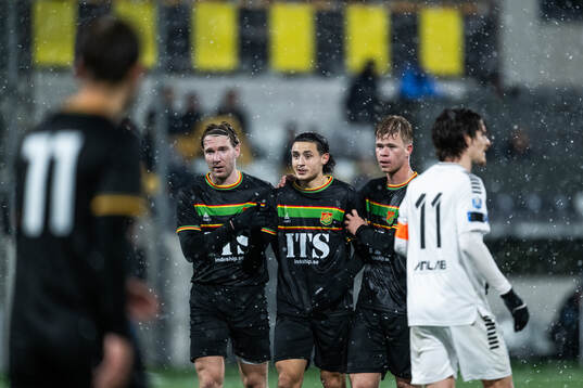 August Wängberg, Amin Boudri och Filip Gustafsson jublar