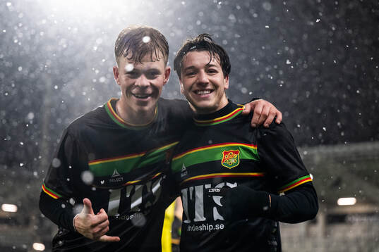GAIS Filip Gustafsson och Matteo de Brienne jublar