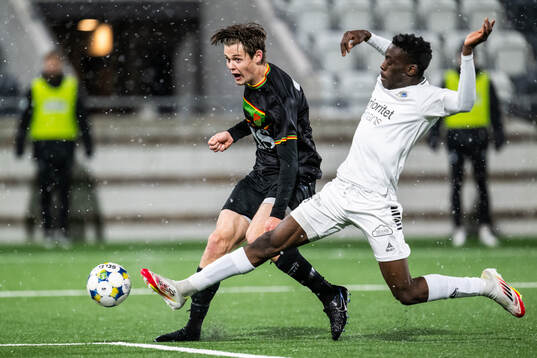 GAIS Axel Henriksson och Utsiktens David Tokpah