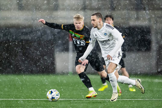 GAIS Frosti Thorkelsson och Utsiktens Arian Kabashi