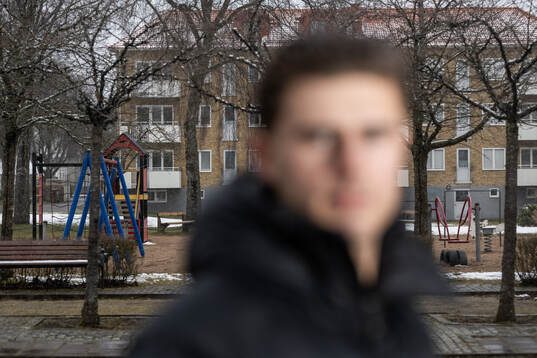 Hyreshus syns bakom Elfsborgs Besfort Zeneli som