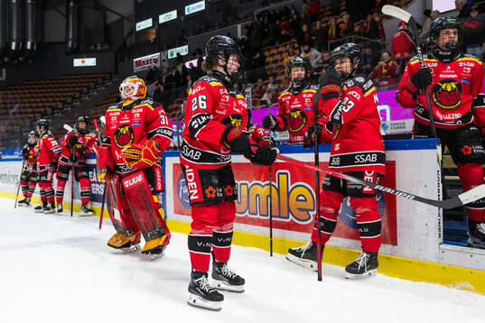 Luleås målvakt Frida Axell, Sara Lindqvist, Nadia Mattivi