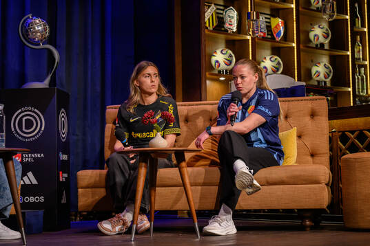 s Adelisa Grabus och Djurgårdens Sessy Åsland intervjuvas