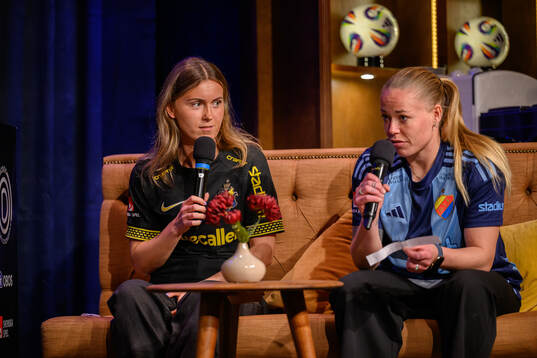 s Adelisa Grabus och Djurgårdens Sessy Åsland intervjuvas