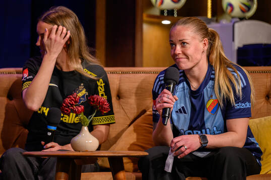 s Adelisa Grabus och Djurgårdens Sessy Åsland intervjuvas