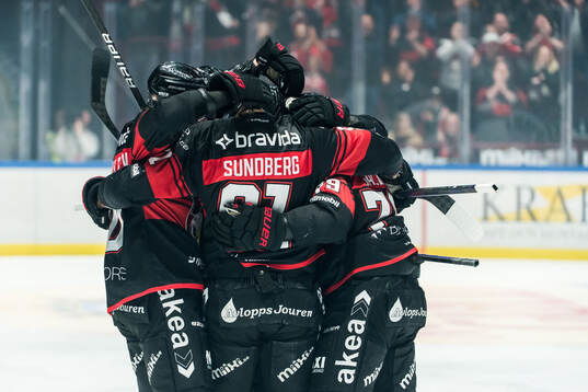 Malmö Redhawks Axel Sundberg jublar