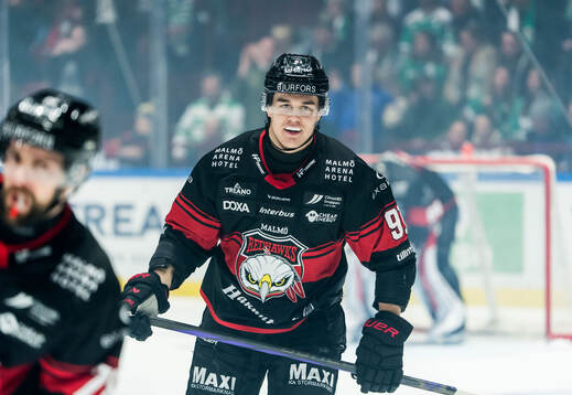 Malmö Redhawks Axel Sundberg jublar