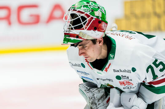 Rögles målvakt Arvid Holm deppar