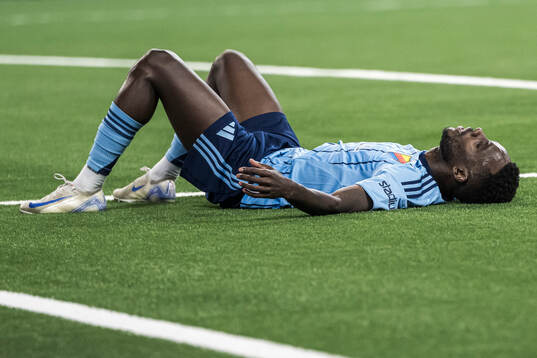 Tokmac Nguen of Djurgården looks dejected