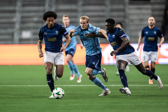 Oskar Fallenius of Djurgården aganst Bruno and Derrick