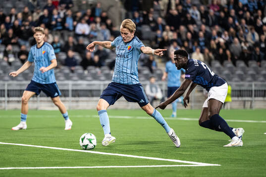Oskar Fallenius of Djurgården and Derrick Luckassen of