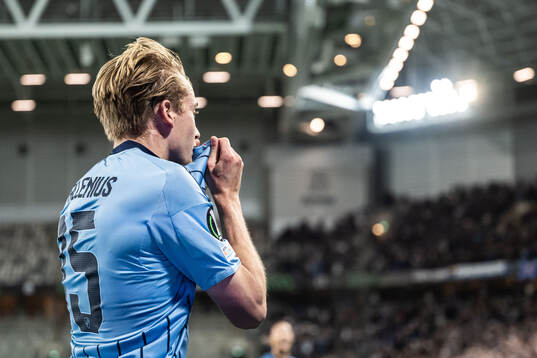 Oskar Fallenius of Djurgården celebrates