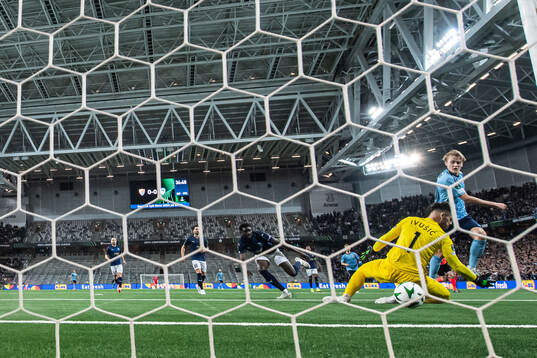 Oskar Fallenius of Djurgården scores 1-0