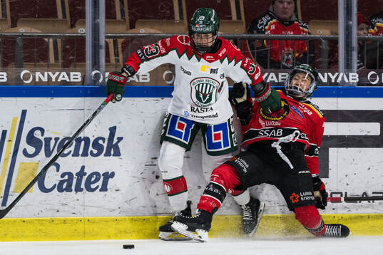 Frölundas Michelle Karvinen och Luleås Camryn Wong