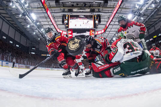 Luleås Savannah Norcross gör 2-2 som sedan döms bort