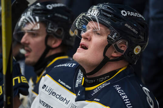 HV71s Tommi Tikka deppar