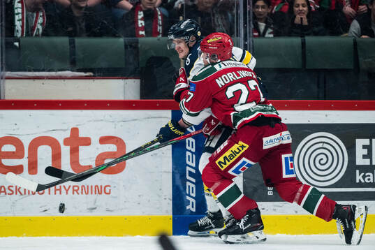 HV71s Tommi Tikka och Modos Mattias Norlinder