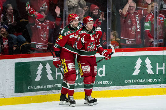 Modos Mikkel Aagaard jublar med Sam Vigneault