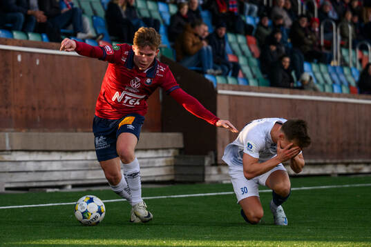 Örgrytes Isak Dahlqvist  och Stabæks Frederik Ellegaard