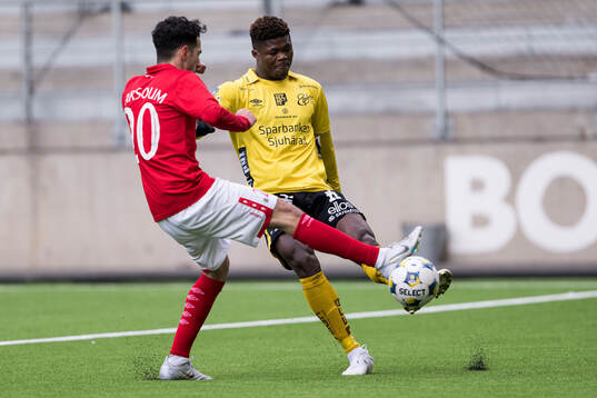Degerfors Elias Barsoum och Elfsborgs Terry Yegbe