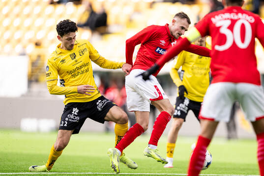 Elfsborgs Dion Krasniqi och Degerfors Christos Gravius