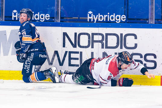 Växjös Dylan McLaughlin och Örebros Filip Berglund har
