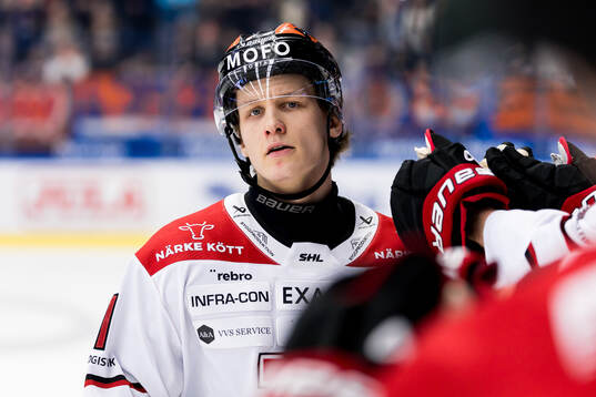 Örebros Patrik Puistola jublar