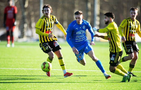 i träningsmatchen mellan IFK Hässleholm och Älmhults IF