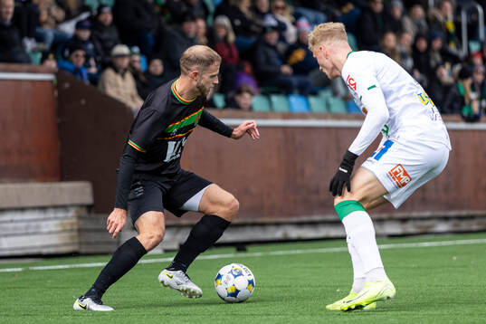 GAIS Gustav Lundgren och Varbergs Liam Olausson