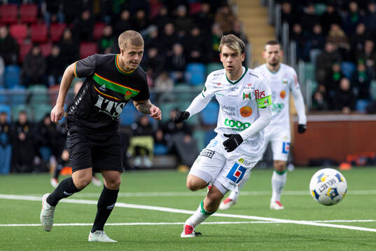 GAIS Kevin Holmén och Varbergs Isak Vidjeskog