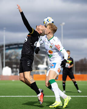 GAIS Jonas Lindberg och Varbergs Liam Olausson