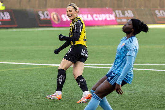 Häckens Paulina Nyström jublar
