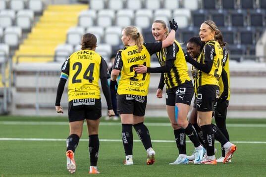 Häckens Alexandra Larsson jublar