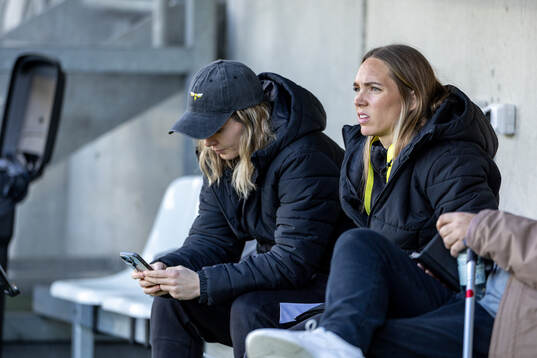 Häckens Jennifer Falk och Elin Rubensson