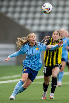 Djurgårdens Ebba Hed och Häckens Tabby Tindell