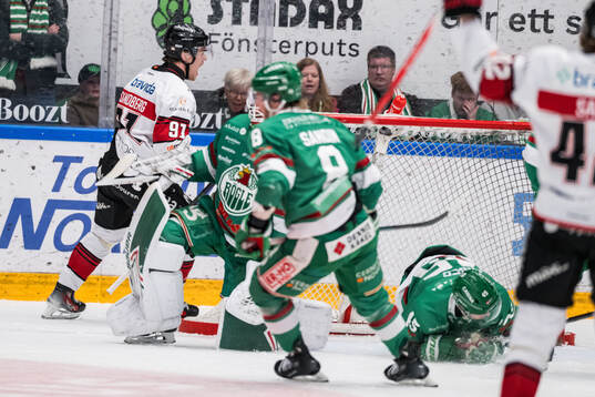 Malmö Redhawks Axel Sundberg jublar