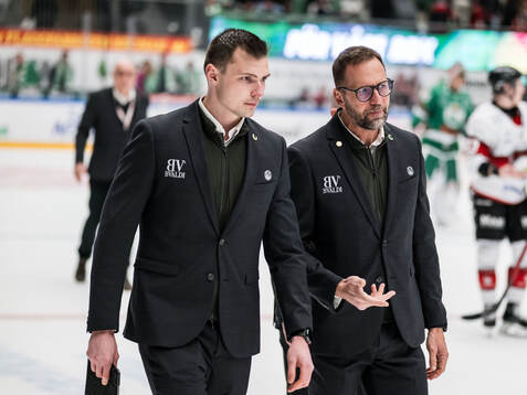 Rögles assisterande tränare Max Bohlin och tränare Roger