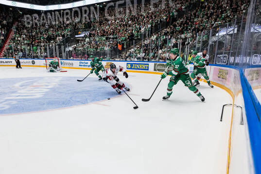 Malmö Redhawks Carl Persson och Rögles Albin Sundsvik