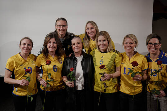 Marika Domanski Lyfors med vänner fotograferade