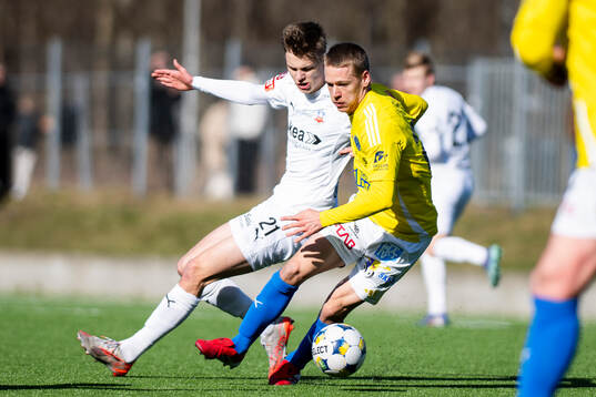 Helsingborgs Adrian Svanbäck och Falkenbergs Melker Nilsson