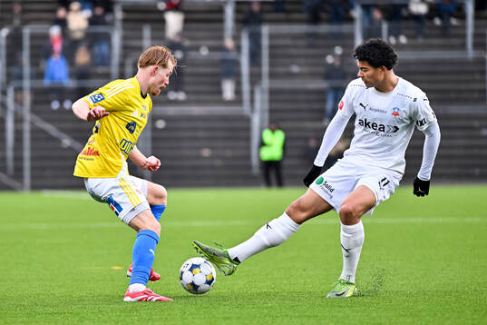 Helsingborgs Milan Silva Rasmussen och Falkenbergs Linus